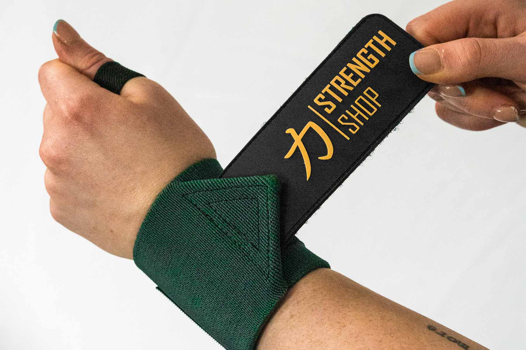 strength-shop-medium-handgelenkbandagen-30cm-60cm-vintage-green image 4
