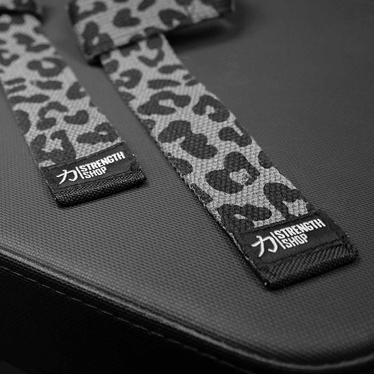 strength-shop-originals-lifting-straps-dark-leo-cotton-zughilfen-paar image 6