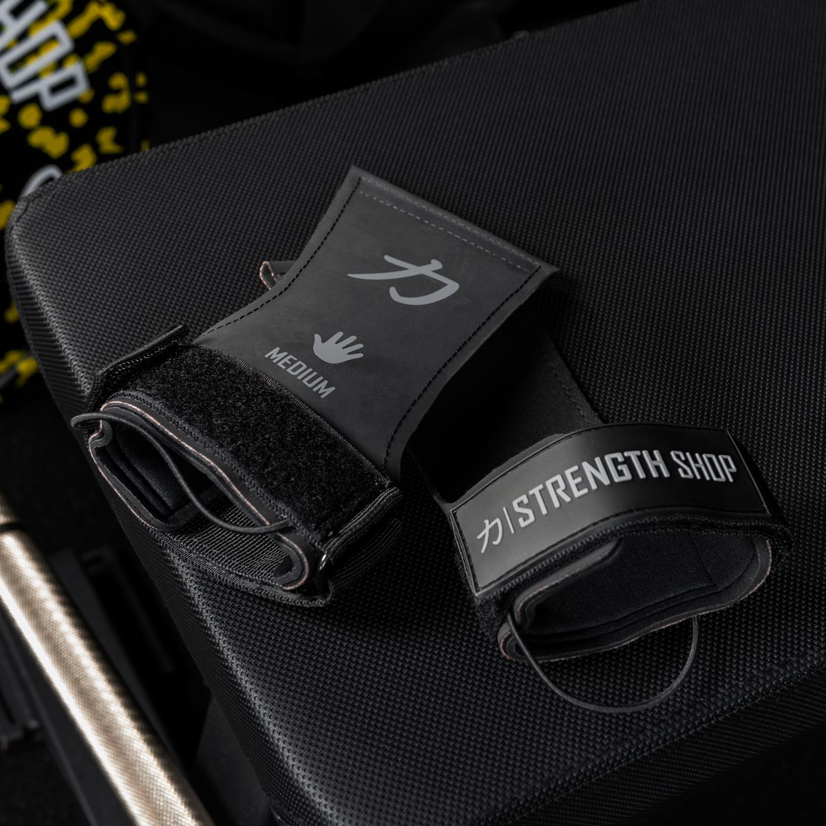 strength-shop-kevlar-lifting-grips-zughilfen-schwarz image 2