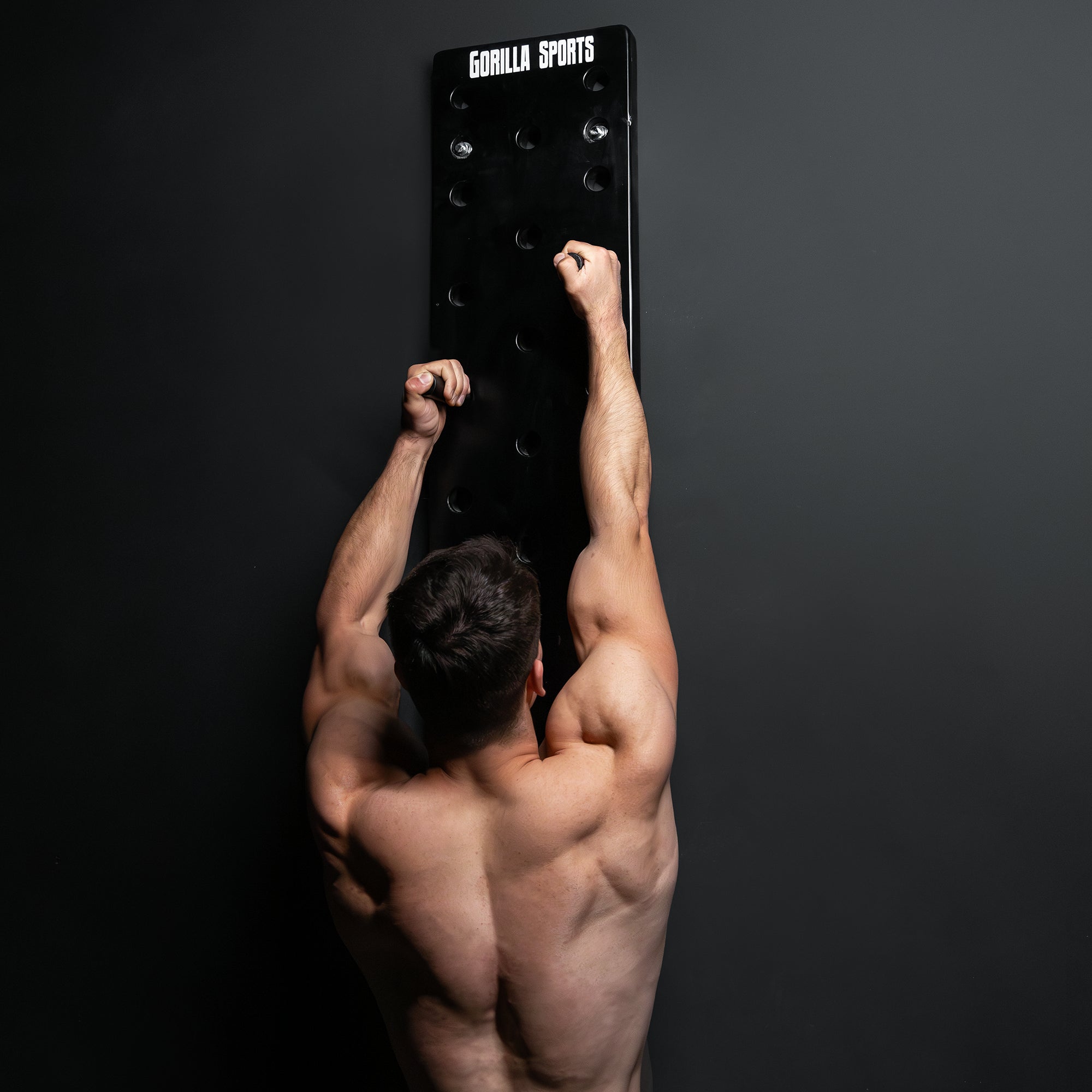 gorilla-sports-pegboard-kletterbrett-schwarz-inkl-kletterstifte image 2