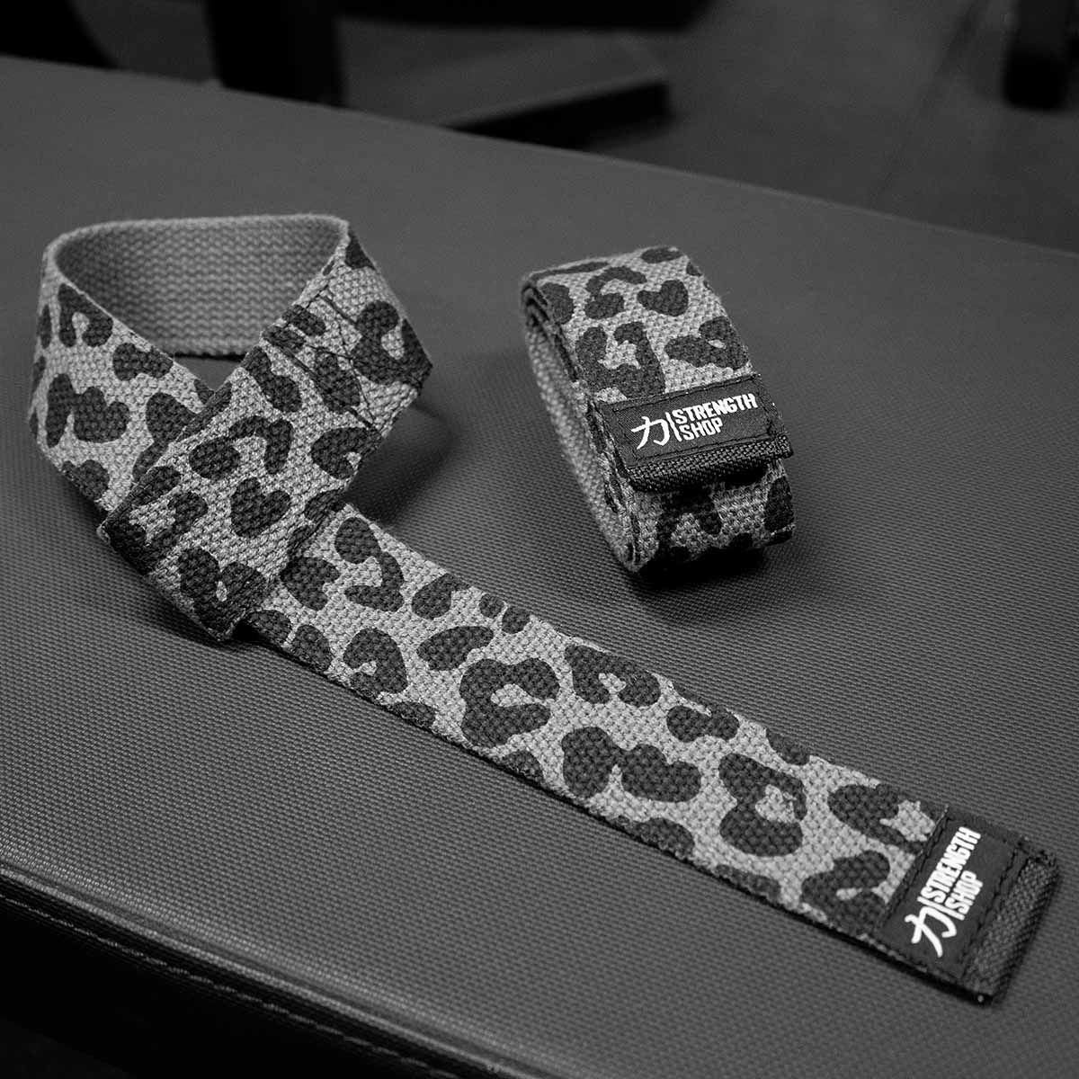 strength-shop-originals-lifting-straps-dark-leo-cotton-zughilfen-paar image 7
