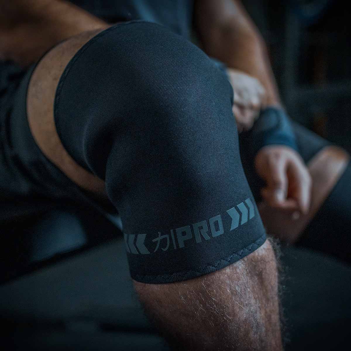 strength-shop-7mm-inferno-pro-knee-sleeves-stealth-extra-stiff-ipf-approved image 2
