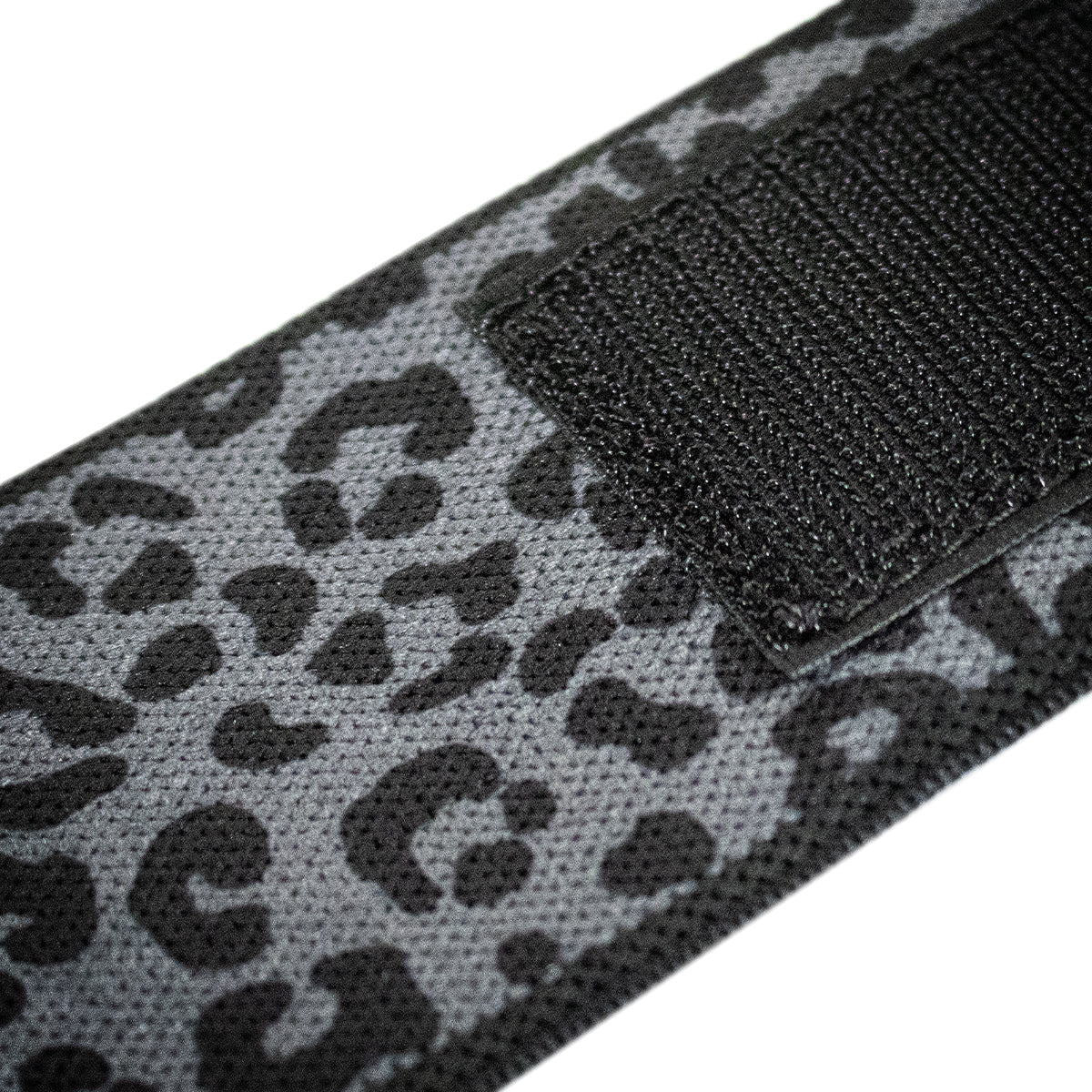 strength-shop-handgelenkbandagen-fest-dark-leo-ipf-bvdk-60-cm-90-cm image 3
