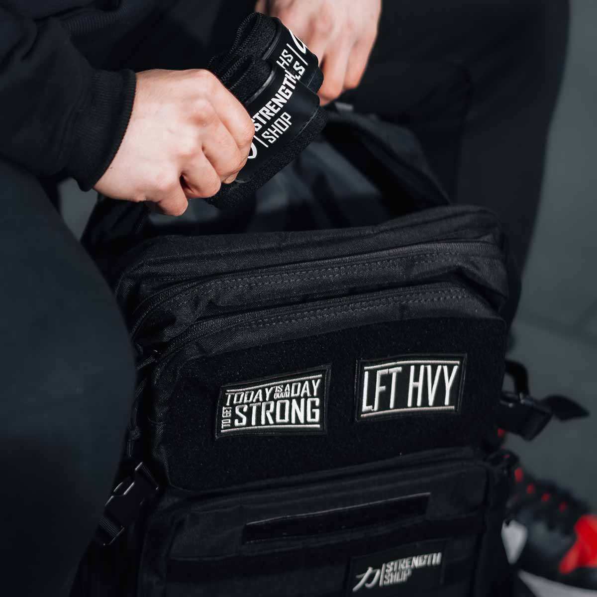 strength-shop-trainingsrucksack-2-0-schwarz-patches image 7