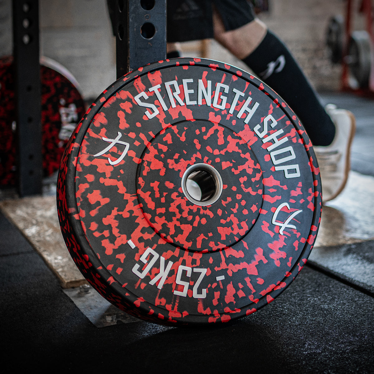 strength-shop-fleck-gummi-bumper-plate-hantelscheibe-5kg-25kg image 8