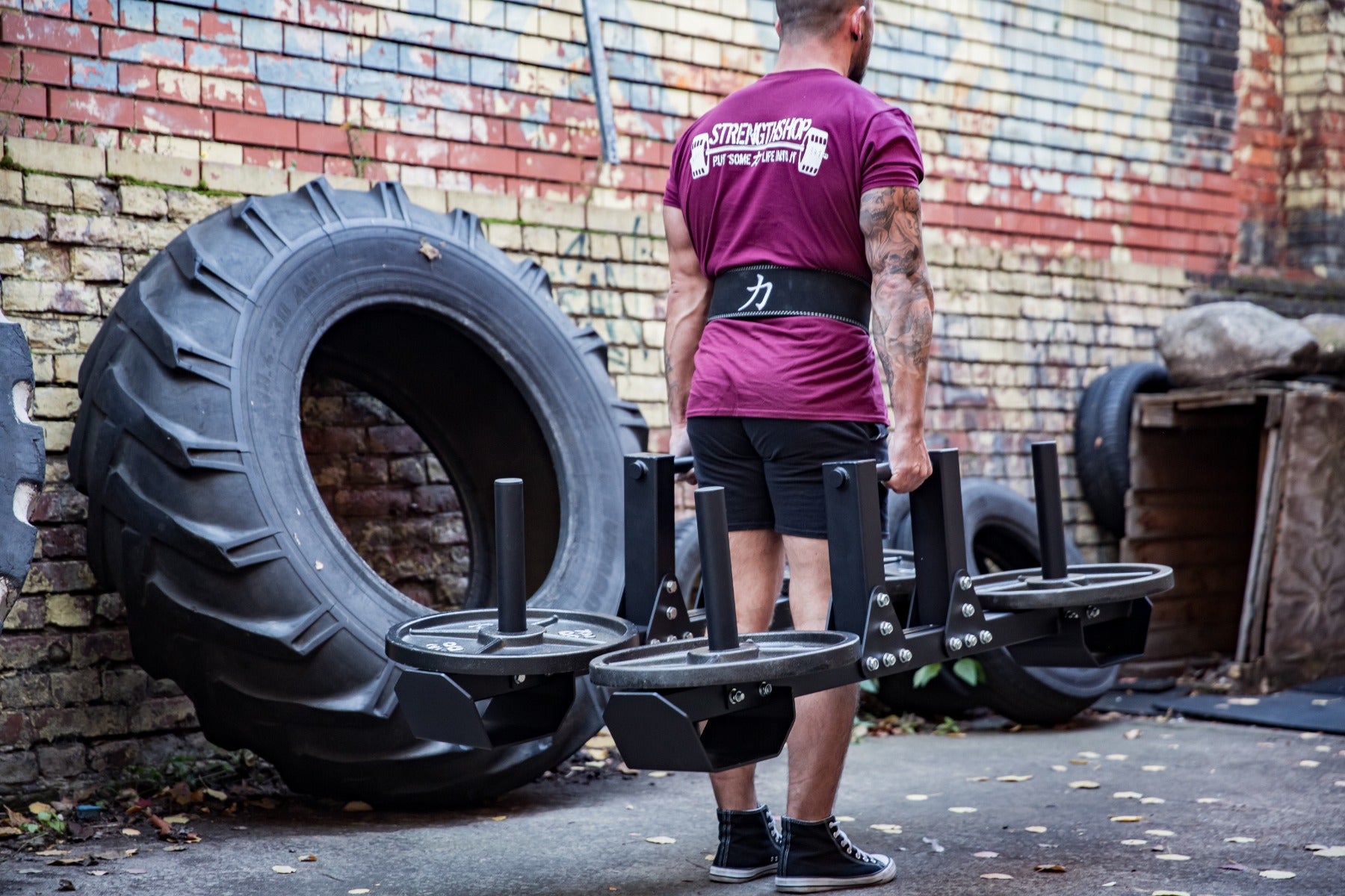 strength-shop-riot-competition-farmers-walk-hantelstangen-strongman-griff-paar image 8