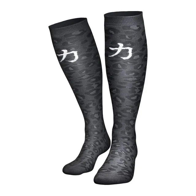 strength-shop-dark-leo-kreuzheberstr-mpfe-kniehohe-deadlift-socken image 1