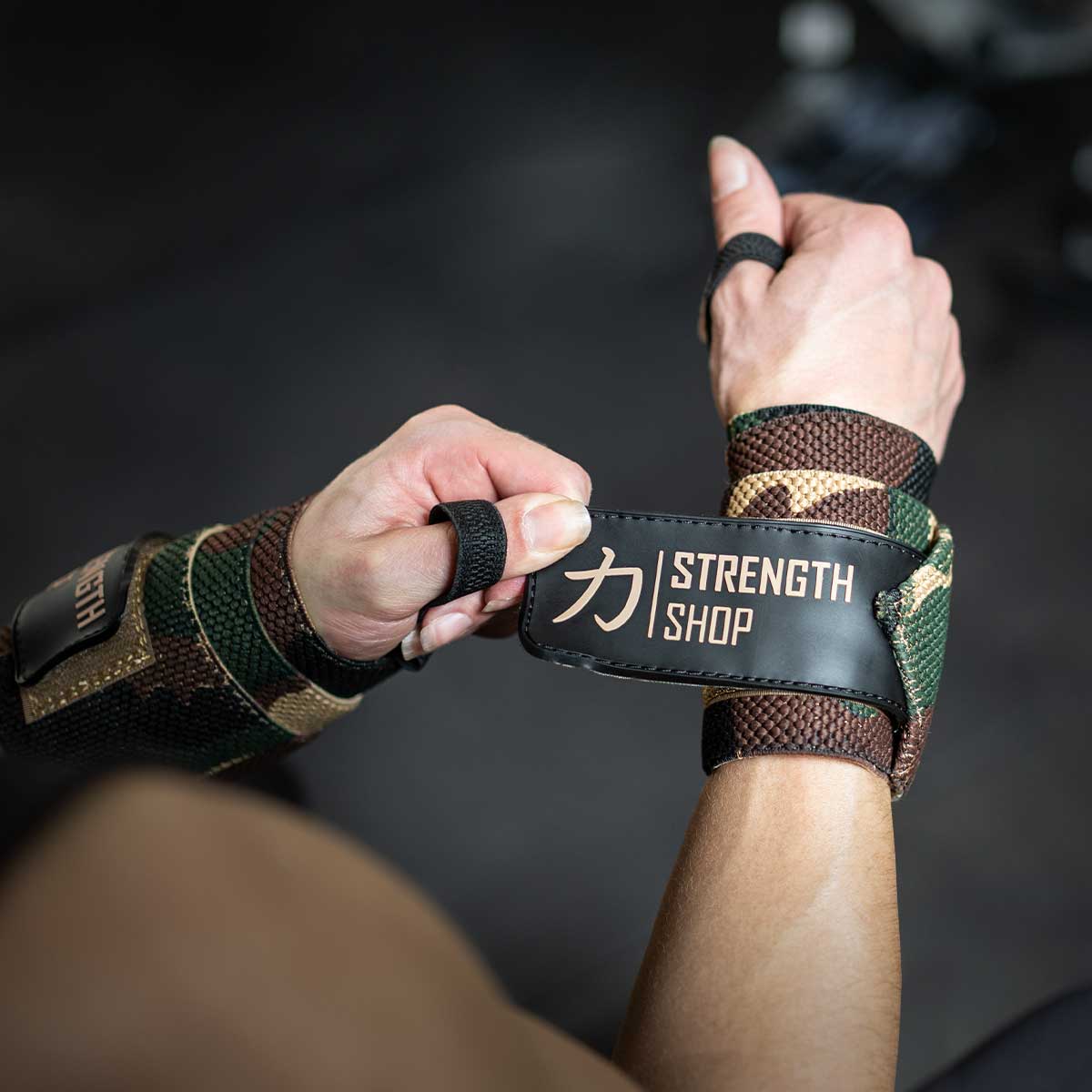 strength-shop-handgelenkbandagen-fest-camo-60cm-ipf-wrist-wraps image 5
