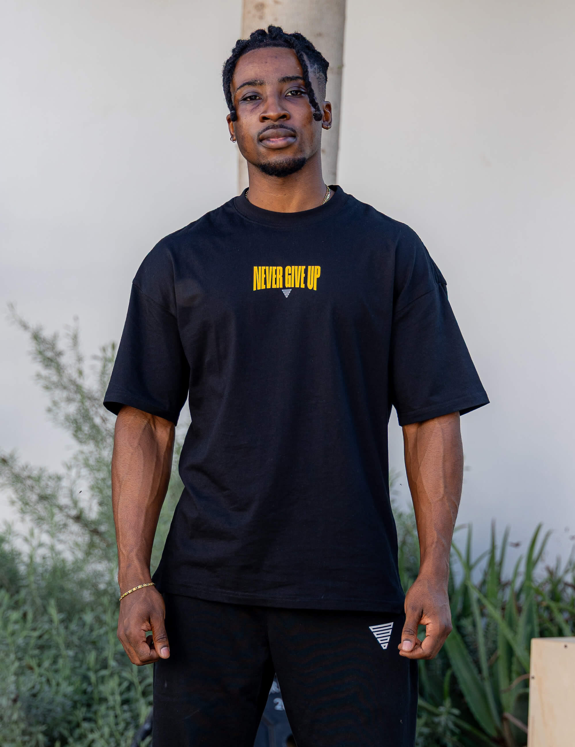 gornation-never-give-up-oversized-t-shirt-limited-edition image 2