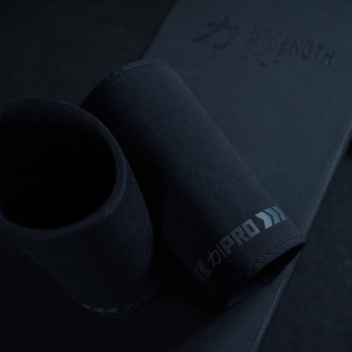 strength-shop-7mm-inferno-pro-knee-sleeves-stealth-extra-stiff-ipf-approved image 5