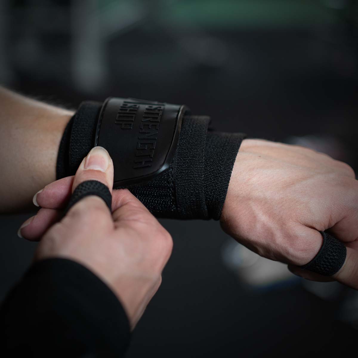 strength-shop-super-heavy-handgelenkbandagen-stealth-ipf-60cm-90cm image 6