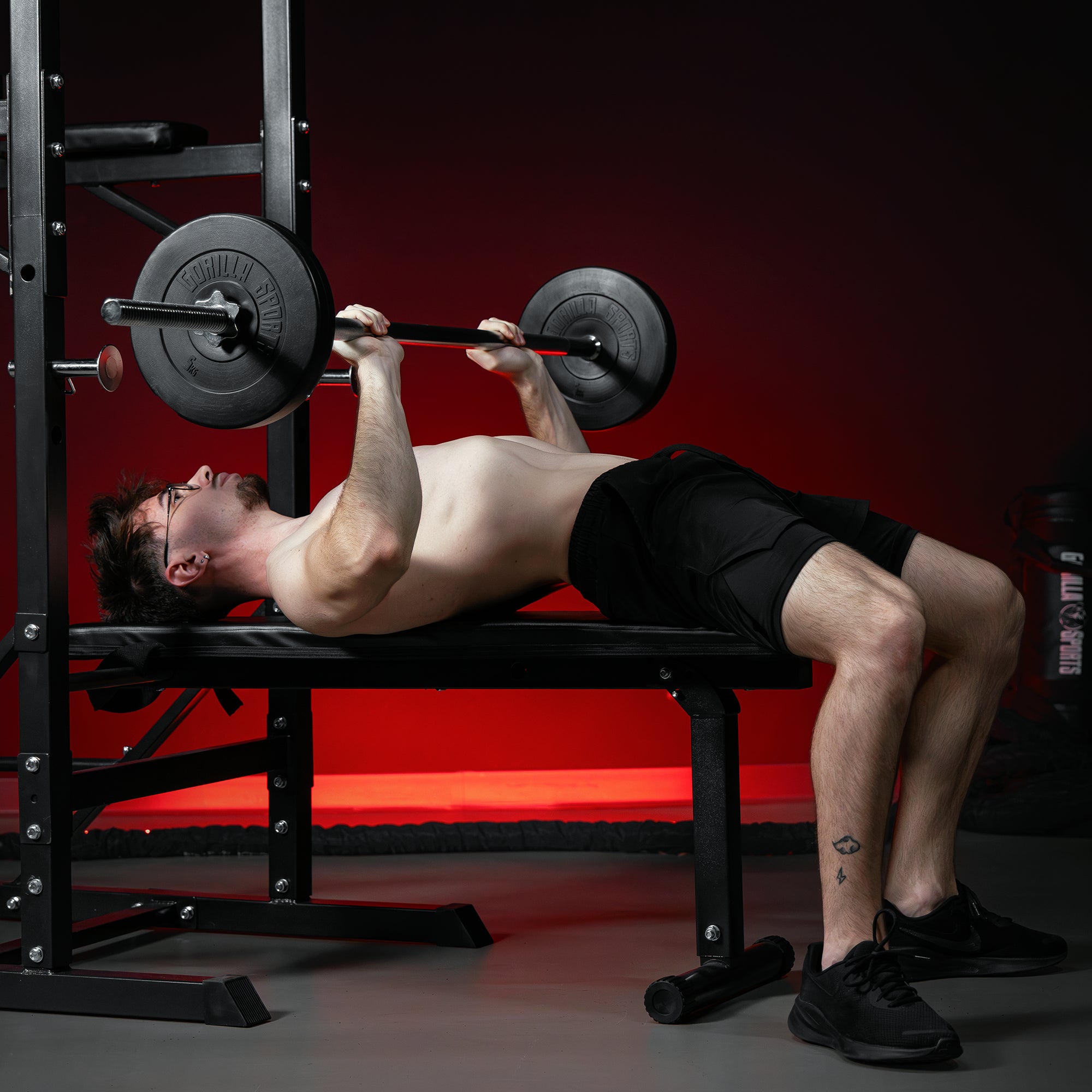 gorilla-sports-multistation-schwarz-dip-station-mit-klimmzugstange-und-hantelban image 2