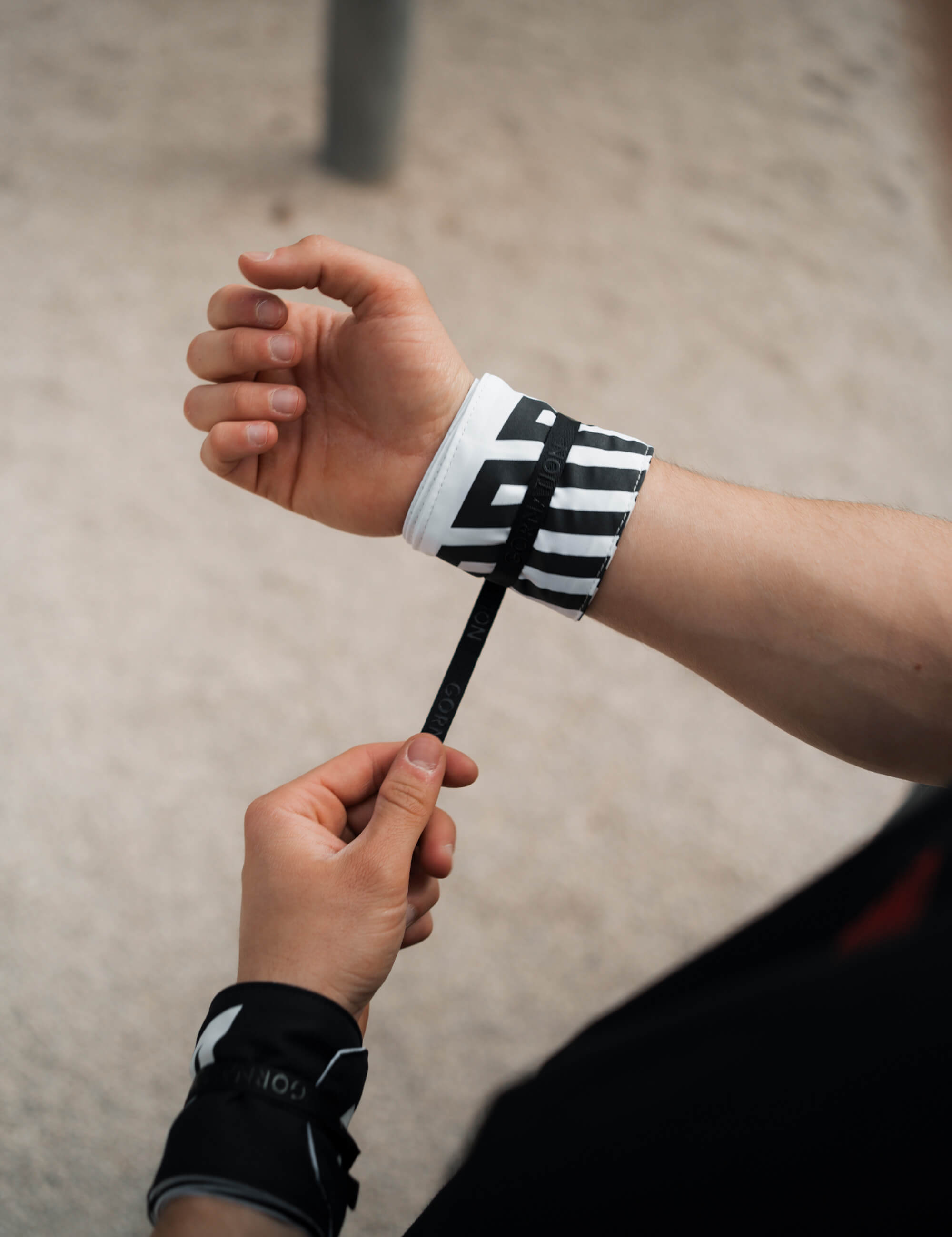 gornation-light-wrist-wraps-leichte-handgelenkbandagen-mit-silikonbeschichtung-s image 6